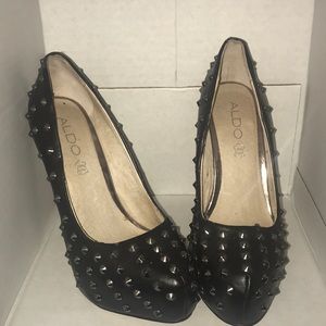 🟠Studded High heels